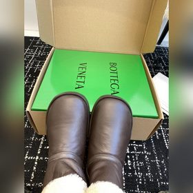 Услуги покупке товаров  Bottega Venet представляет обновленную м