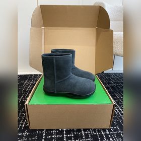 Bottega Venet представляет обновленную версию новых простых зимни