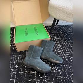 Bottega Venet представляет обновленную версию новых простых зимни
