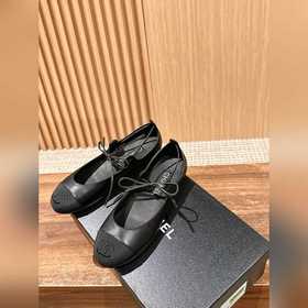 Chanels ultra-popular Mary Jane shoes from the early spring Milan