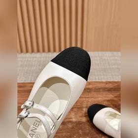 Chanel ретро туфли Mary Jane с двойной застежкой и стразами Класс