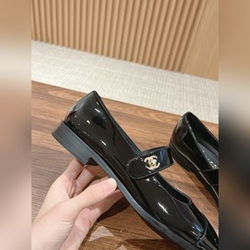 Оригинальные туфли Chanel Mary Jane, приобретенные в официальном 