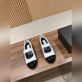 Оригинальные туфли Chanel Mary Jane, приобретенные в официальном