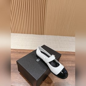 Оригинальные туфли Chanel Mary Jane, приобретенные в официальном