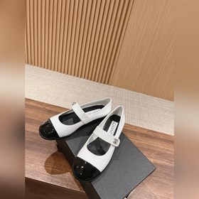Оригинальные туфли Chanel Mary Jane, приобретенные в официальном