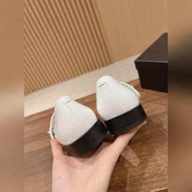 Оригинальные туфли Chanel Mary Jane, приобретенные в официальном 