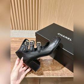 Новейшие туфли Chanel с тремя ремешками толстым каблуком. Выглядя
