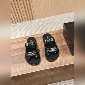 Сандалии Chanel с липучкой Каждый год в классической коллекции C