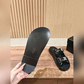 Сандалии Chanel с липучкой Каждый год в классической коллекции C