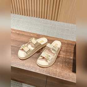 Сандалии Chanel с липучкой Каждый год в классической коллекции C