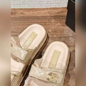 Сандалии Chanel с липучкой Каждый год в классической коллекции C