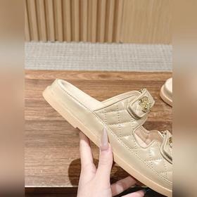 Сандалии Chanel с липучкой Каждый год в классической коллекции C