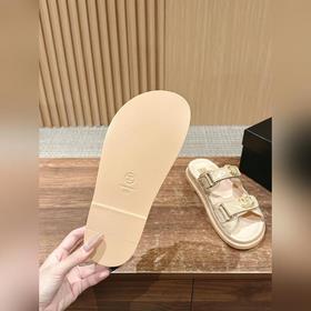 Сандалии Chanel с липучкой Каждый год в классической коллекции C