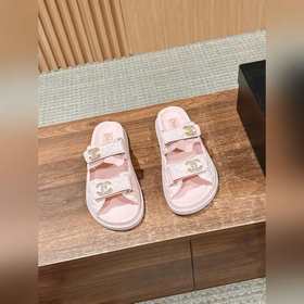 Сандалии Chanel с липучкой Каждый год в классической коллекции C