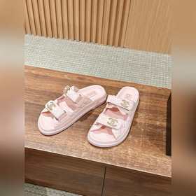 Сандалии Chanel с липучкой Каждый год в классической коллекции C