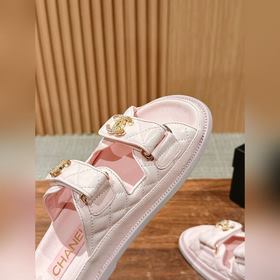 Сандалии Chanel с липучкой Каждый год в классической коллекции C