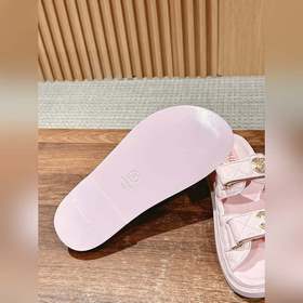 Сандалии Chanel с липучкой Каждый год в классической коллекции C