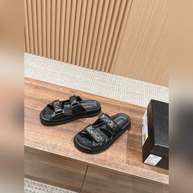 Сандалии Chanel с липучкой Каждый год в классической коллекции C
