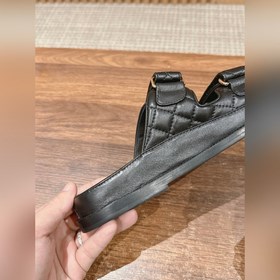 Сандалии Chanel с липучкой Каждый год в классической коллекции C