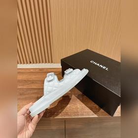 Сандалии Chanel с липучкой Каждый год в классической коллекции C