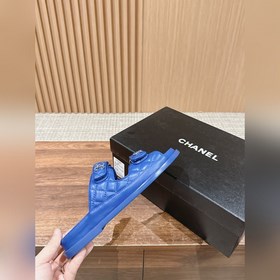 Сандалии Chanel с липучкой Каждый год в классической коллекции C