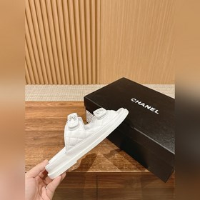 Сандалии Chanel с липучкой Каждый год в классической коллекции C