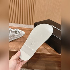 Сандалии Chanel с липучкой Каждый год в классической коллекции C