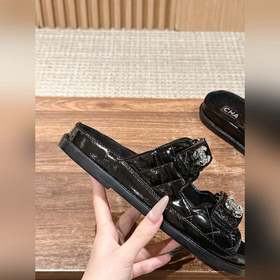 Chanel Xinjiang Magic Stick Beach Sandals Каждый год появляются 