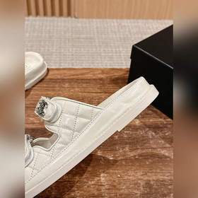 Chanel Xinjiang Magic Stick Beach Sandals Каждый год появляются 