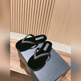 Chanel жемчужные сандалии Оригинальная модель, приобретенная сраз