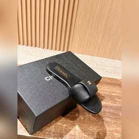 Новейшие туфли Chanel с плоской подошвой и двойным логотипом C Эт