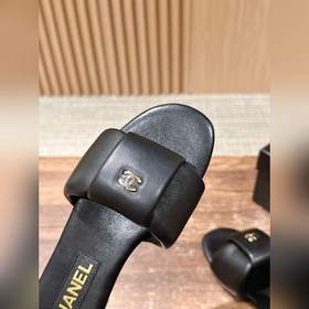 Новейшие туфли Chanel с плоской подошвой и двойным логотипом C Эт