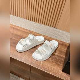 Новая цветовая гамма Классические сандалии Chanel с липучкой Каж
