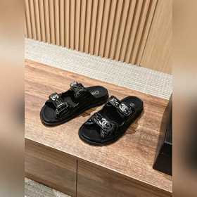 Новая цветовая гамма Классические сандалии Chanel с липучкой Каж