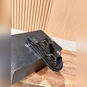 Новая цветовая гамма Классические сандалии Chanel с липучкой Каж
