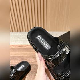 Новая цветовая гамма Классические сандалии Chanel с липучкой Каж