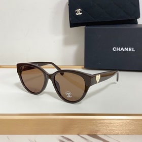 Очки Chanel сердечком для ценителей стиля Оправа одного цвета с б
