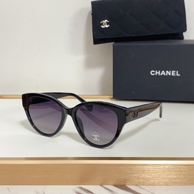 Очки Chanel сердечком для ценителей стиля Оправа одного цвета с б