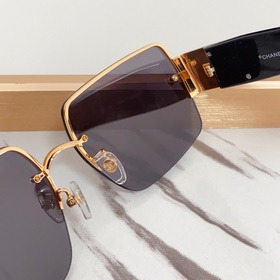 CHANEL Новая модель очков от Chanel с роскошными бриллиантами на 