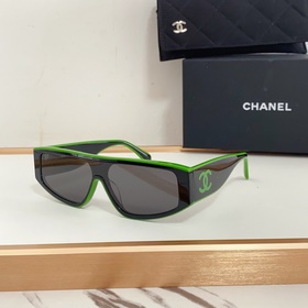 Солнцезащитные очки Chanel очень красивые. Новая модель с двухцве