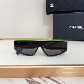 Солнцезащитные очки Chanel очень красивые. Новая модель с двухцве