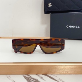 Солнцезащитные очки Chanel очень красивые. Новая модель с двухцве
