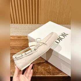 Новая модель лофей от Dior для весны-лета. Создана для первого по