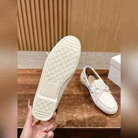 Новая модель лофей от Dior для весны-лета. Создана для первого по