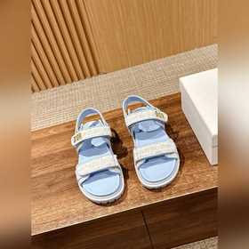 Новейшие модные сандалии от Dior. Классическая модель с обновленн
