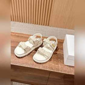 Новейшие модные сандалии от Dior. Классическая модель с обновленн