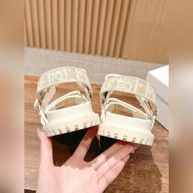 Новейшие модные сандалии от Dior. Классическая модель с обновленн