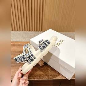 Новейшие модные сандалии от Dior. Классическая модель с обновленн