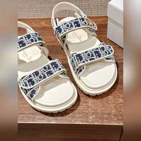 Новейшие модные сандалии от Dior. Классическая модель с обновленн