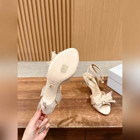 Новые туфли на каблуке с бантиком и жемчужинами от Dior Новая мод